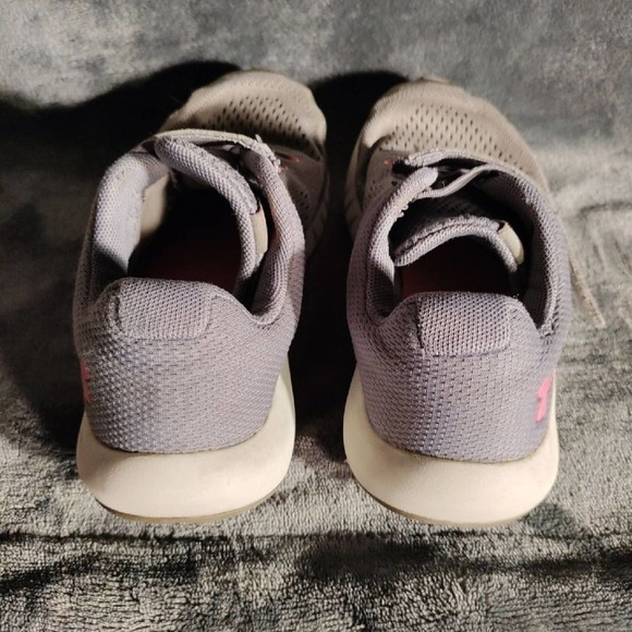 Under Armour girls shoes size 2Y - Picture 3 of 9